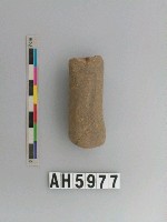 藏品(灰褐色夾砂陶把)的圖片